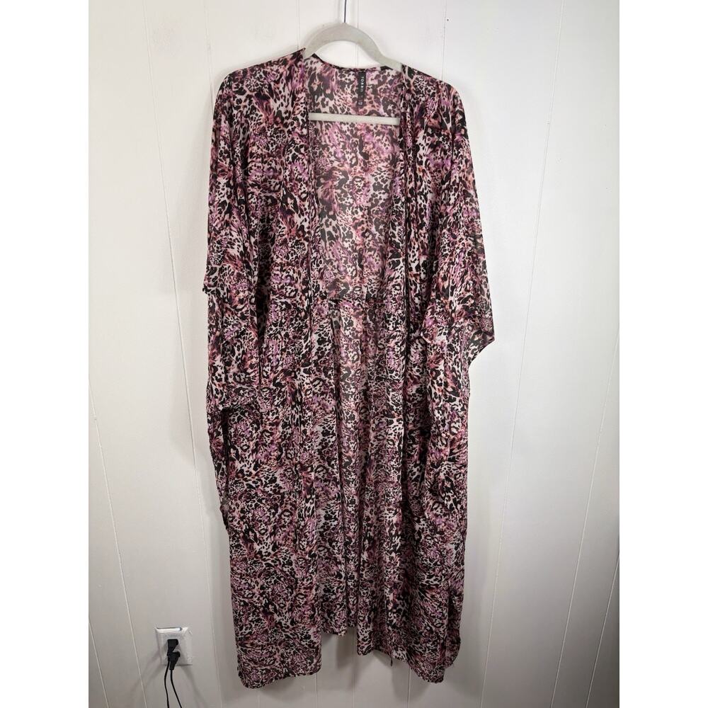Torrid sheer kimono duster with a pink and black animal print Size 1/2X